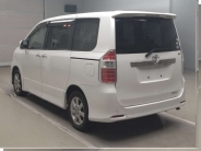 TOYOTA NOAH 2009